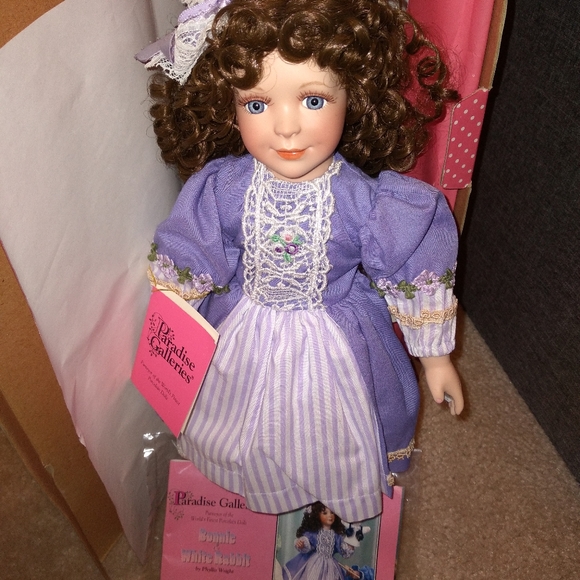 Vintage Paradise Galleries Porcelain doll - Picture 5 of 8